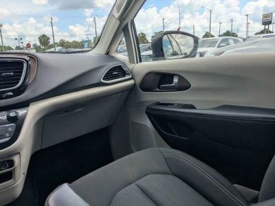 2023 Chrysler Voyager — photo 18 view