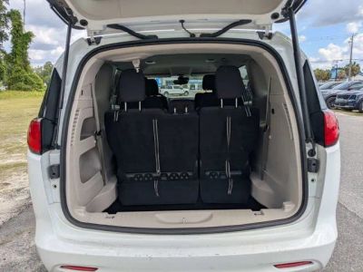 2023 Chrysler Voyager — photo 13 view