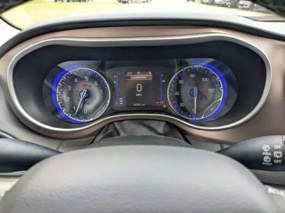 2023 Chrysler Voyager — photo 30 view