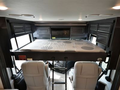 2026 Fleetwood DISCOVERY LXE - Photo 4