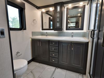 2026 Fleetwood DISCOVERY LXE - Photo 32
