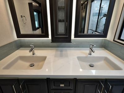 2026 Fleetwood DISCOVERY LXE - Photo 33