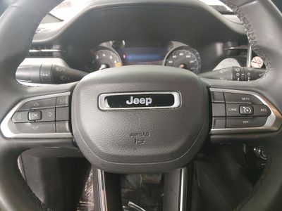 2024 Jeep Compass — photo 12 view