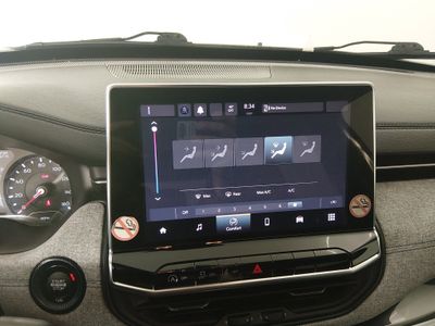 2024 Jeep Compass — photo 17 view