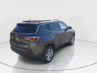 2024 Jeep Compass — photo 7 view