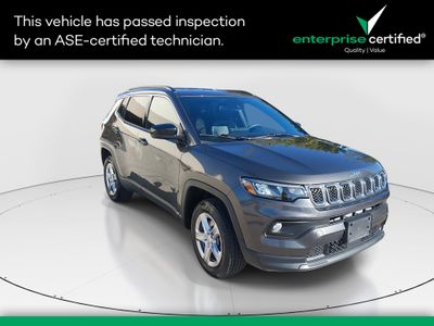 2024 Jeep Compass Latitude 4x4 — front three-quarter view