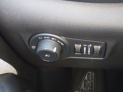 2024 Jeep Compass — photo 13 view