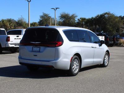 2026 Chrysler Pacifica — side profile view