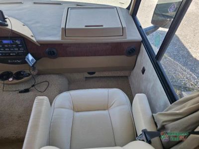 2012 Itasca Sunstar — photo 16 view