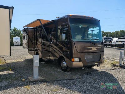 2012 Itasca Sunstar — front three-quarter view