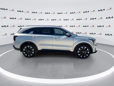 2026 Kia Sorento — photo 9 view