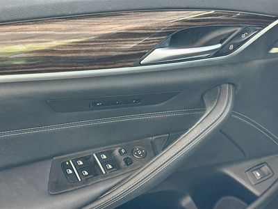 2023 BMW 5 Series - Photo 17