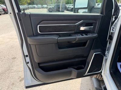 2026 Ram 3500 - Photo 15