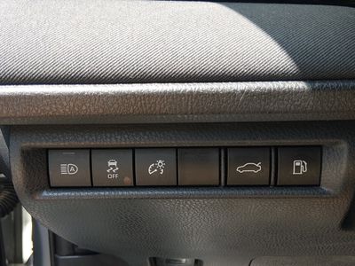 2025 Toyota Camry — photo 13 view