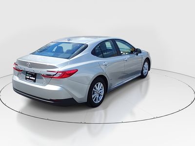 2025 Toyota Camry — photo 7 view