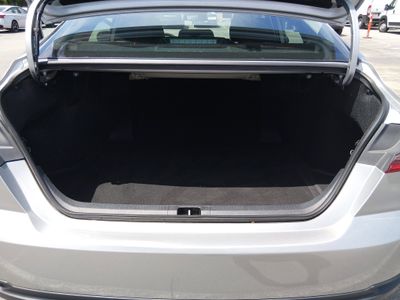 2025 Toyota Camry — photo 11 view