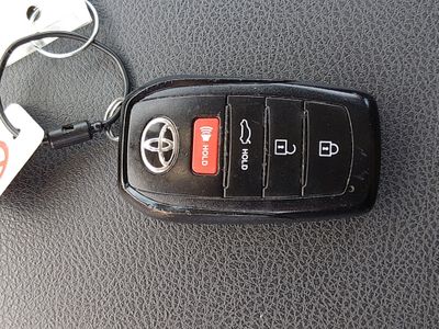 2025 Toyota Camry — photo 15 view