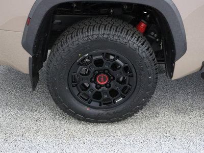 2025 Toyota Tundra 4WD - Photo 6