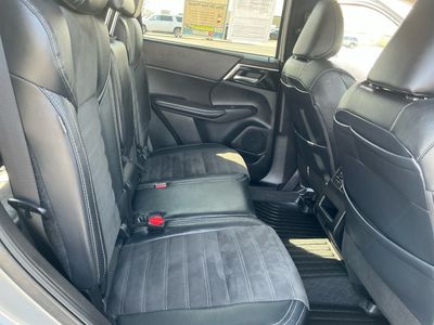 2023 Mitsubishi Outlander - Photo 19