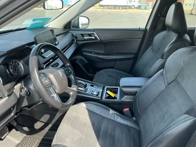2023 Mitsubishi Outlander - Photo 9