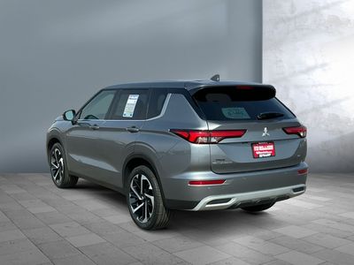2023 Mitsubishi Outlander - Photo 4