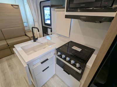 2026 Winnebago Thrive — photo 25 view