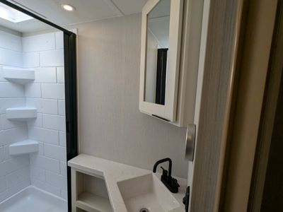 2026 Winnebago Thrive — photo 17 view