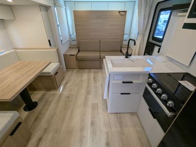 2026 Winnebago Thrive — photo 10 view