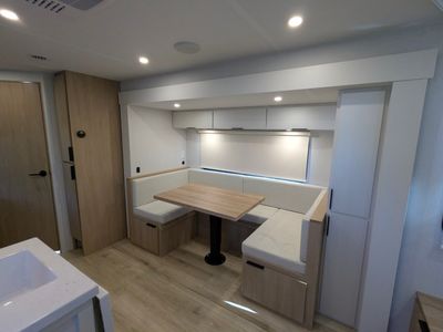 2026 Winnebago Thrive — photo 13 view