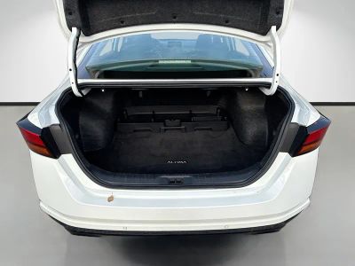 2025 Nissan Altima — photo 11 view