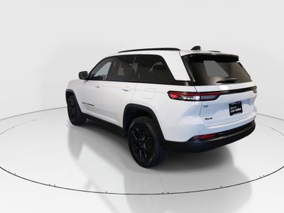 2025 Jeep Grand Cherokee — detail view