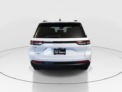 2025 Jeep Grand Cherokee — engine compartment view