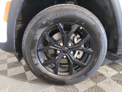 2025 Jeep Grand Cherokee — photo 10 view