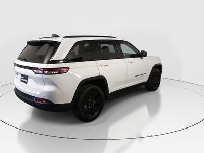 2025 Jeep Grand Cherokee — photo 7 view