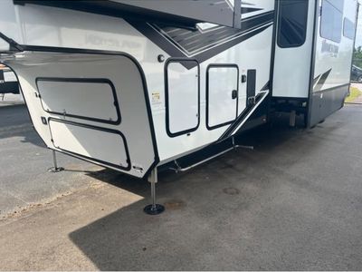 2025 Grand Design Momentum M-Class - Photo 7