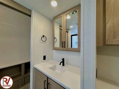 2027 Forest River RV Rockwood Ultra Lite — photo 32 view