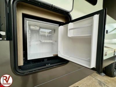 2027 Forest River RV Rockwood Ultra Lite — photo 9 view
