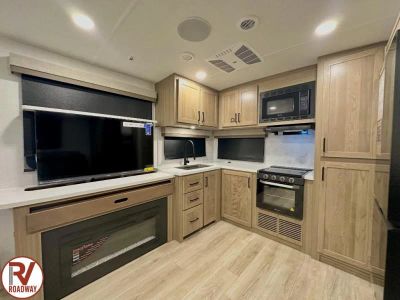 2027 Forest River RV Rockwood Ultra Lite — photo 13 view