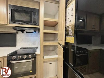 2027 Forest River RV Rockwood Ultra Lite — photo 23 view