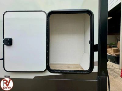 2027 Forest River RV Rockwood Ultra Lite — photo 8 view