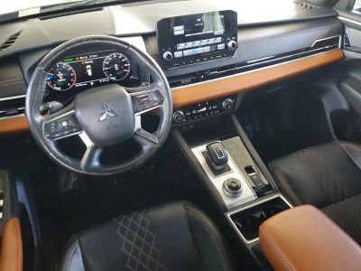 2022 Mitsubishi Outlander — photo 12 view