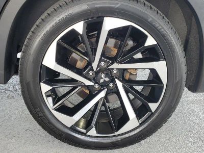 2022 Mitsubishi Outlander — photo 7 view