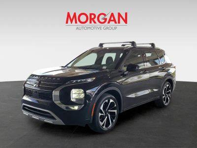 2022 Mitsubishi Outlander — interior view