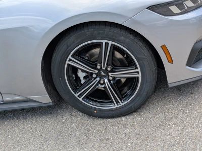 2024 Ford Mustang — photo 11 view