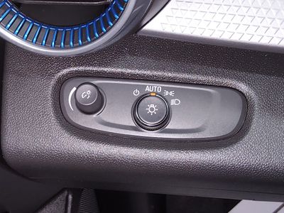 2025 Chevrolet Trax — photo 13 view