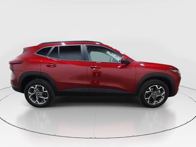 2025 Chevrolet Trax — photo 8 view