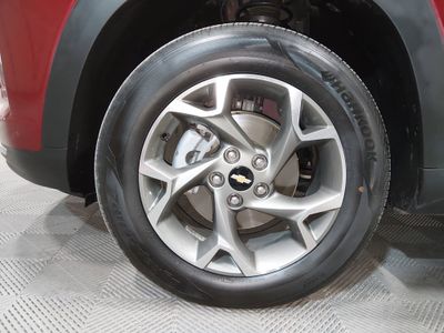 2025 Chevrolet Trax — photo 10 view