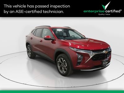 2025 Chevrolet Trax FWD 4dr LT — front three-quarter view