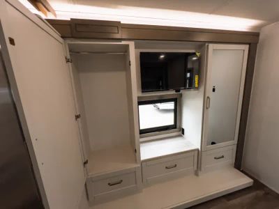2027 Entegra VISION XL — photo 17 view