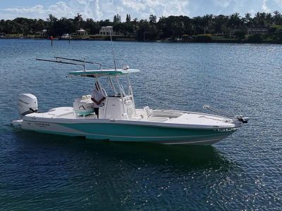 2020 Caymas 28 HB — front three-quarter view